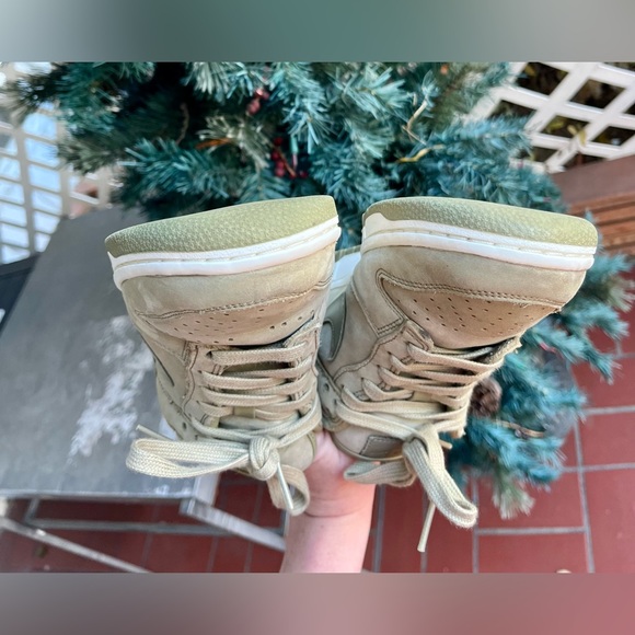 Nike Dunk Low Premium MF Suede Olive/Sail/Neutral Olive Women’s 6.5 - Picture 13 of 15